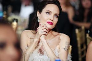 Tuổi 49 của Angelina Jolie