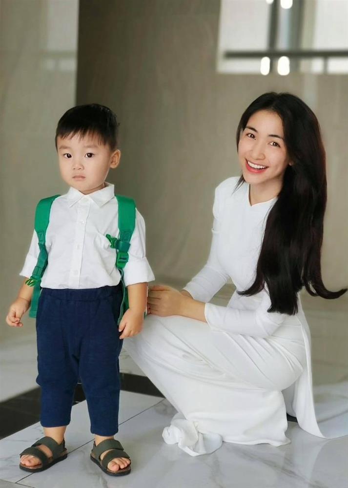 Hòa Minzy lên tiếng khi bị gán lý do bỏ bê ca hát vì lo con cái
